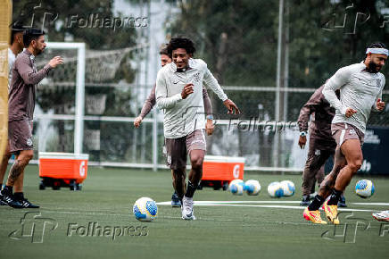 treino aberto do corinthians no ct joaquim grava