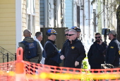 Agentes do fbi e do atf invadem uma residncia onde o suspeito shamsud-din jabbar ficou enquanto estava em nova orleans, louisiana, antes do ataque terrorista da bourbon street no dia de ano novo