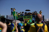 Manifestantes protestam a favor do governo Bolsonaro (DF)