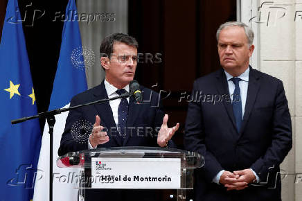 Handover ceremony at the Ministry for Overseas Territories in Paris