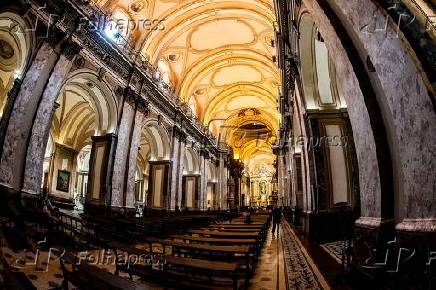 Vista interna da Catedral Metropolitana de Buenos Aires