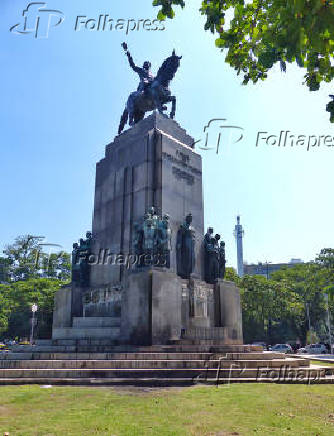 Monumento de Marechal Deodoro da Fonseca na praa Paris