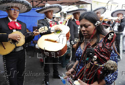 Creyentes festejan a la Santa Muerte en Ciudad de Mxico