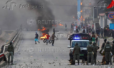 Mozambique's ruling party retains power in contested election