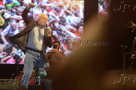 Lula discursa durante festival em sua homenagem no centro do Recife (PE)