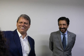 Tarcsio de Freitas e Ricardo Nunes, concederam entrevista, aps participao no culto na Igreja Mundial