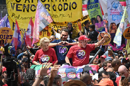 Caminyada com Boulos, Marta e Lula na Av. Paulista