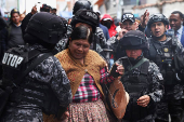 La Polica de Bolivia detiene a dos dirigentes cercanos a Evo Morales y busca a otros dos