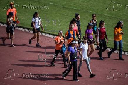 Unos 600 venezolanos asisten a caminata convocada por la UE contra la violencia a la mujer