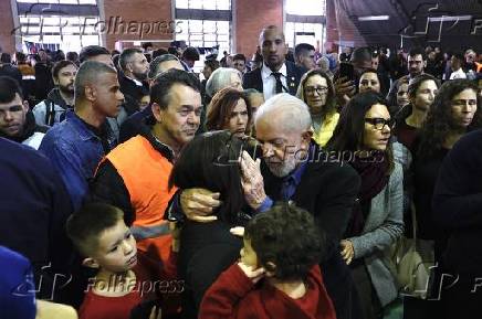 Presidente Lula  visita um abrigo para pessoas atingidas pelas enchentes em So Leopoldo (RS)