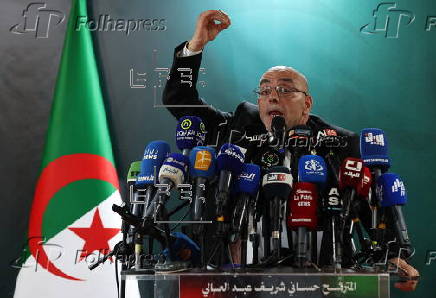 Presidential candidate Abdelali Hassani Cherif press conference in Algiers