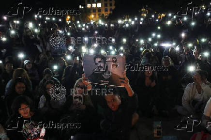 One Direction fans gather to pay tribute to Liam Payne, in Mexico City