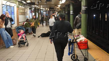 Os trens A e C que no funcionam causam confuso, congestionamento e atrasos para os passageiros na cidade de Nova York.