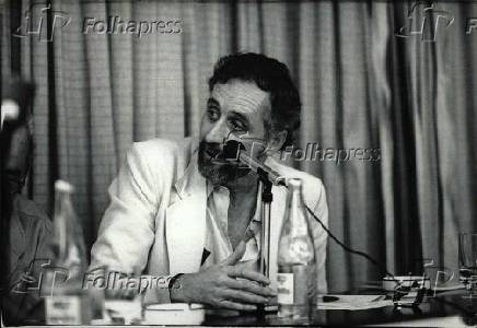 Clvis Rossi participa de um debate em 1986; ele estava na Folha desde 1980