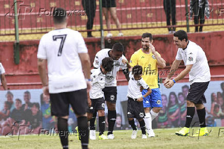 Jogo de despedida do jogador paulinho no caninde em so paulo