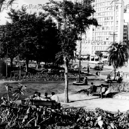 1957Vista da Praa da Bandeira, no