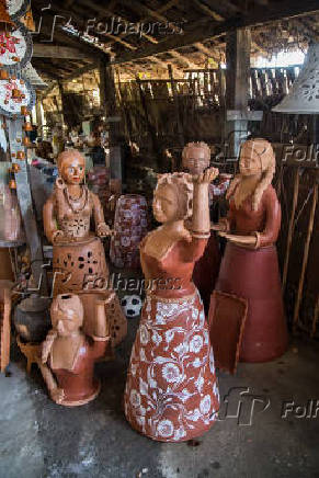 Loja de cermica artesanal no distrito de Maragogipinho