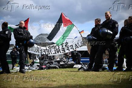 Police at pro-Palestinian protest camp near chancellery in Berlin