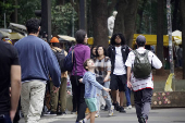 Pedestres enfrentam tarde gelada na Paulista