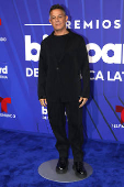 El negro y los diseos clsicos intervenidos dominaron la alfombra de los Latin Billboards