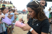 O surfista itlo ferreira ,vence estreia de campeonato em natal .