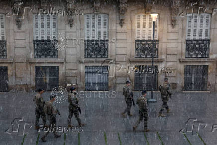 Snow and winter weather in Paris