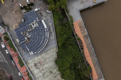 Placas fotovoltaicas sobre um restaurante na capital de Roraima 