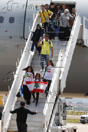 Lula recibe a un primer grupo de 228 brasileos repatriados desde el Lbano por la guerra