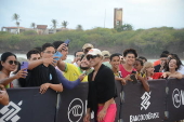 O surfista itlo ferreira ,vence estreia de campeonato em natal .