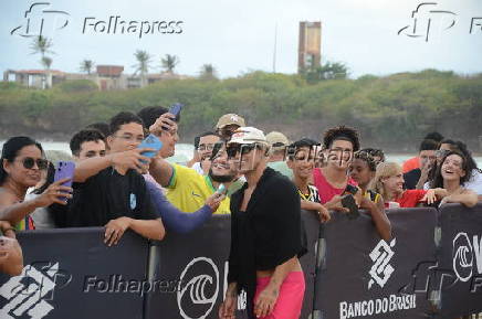 O surfista itlo ferreira ,vence estreia de campeonato em natal .