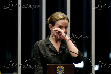 Gleisi Hoffman discursa em defesa de Paulo Bernardo no Senado