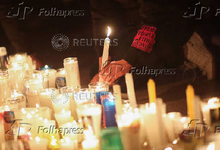 One Direction fans gather to pay tribute to Liam Payne, in Mexico City