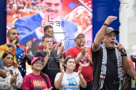 Chavistas marchan en Caracas para celebrar 