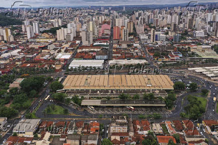Vista area da cidade de Ribeiro Preto em destque o Terminal Rodovirio e o Mercado Central