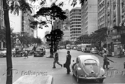 1957Vista da avenida Ipiranga, no