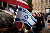 Pro-Israel rally held near protest encampment in support of Palestinians at the University of Washington