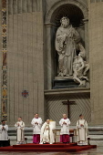 Pope presides over Holy Chrism Mass on Maundy Thursday
