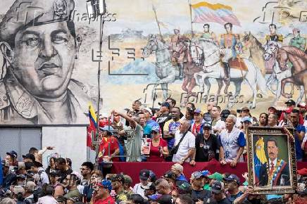 Chavistas marchan en Caracas para celebrar 