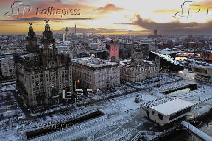 Further weather warnings for snow and ice in Britain