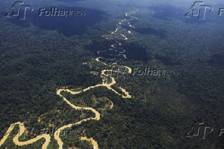 Vista area do rio Mucaja barrento em Boa Vista (RR)