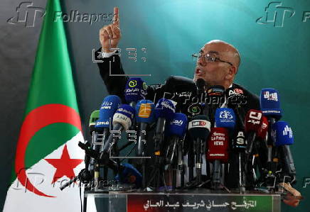 Presidential candidate Abdelali Hassani Cherif press conference in Algiers