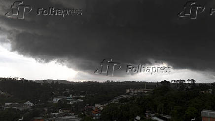 Ceu fechado e chuva em so paulo