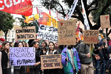 Nationwide general strike in Italy against the government's budget plan