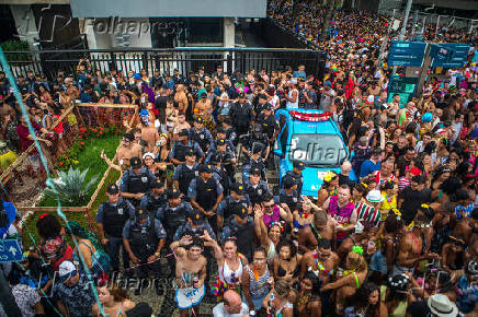 Bloco Simpatia  Quase Amor desfila no bairro de Ipanema, no Rio de Janeiro