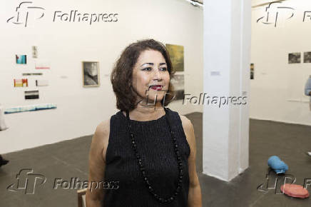 Galerista Izabel Pinheiro durante a inaugurao da Galeria 