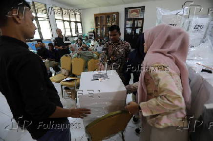 Folhapress - Fotos - Indonesian Election Officials Recapitulate Results ...