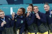 Ginastas do Brasil festejam o bronze indito em Paris