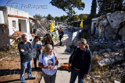 UN Special Rapporteur on Torture Edwards visits Kibbutz Kfar Aza