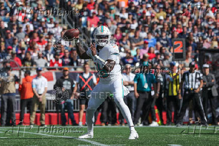 NFL: Miami Dolphins at New England Patriots