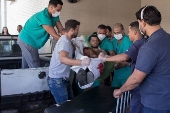Homem baleado na Operao da Vila Cruzeiro chega a hospital do RJ